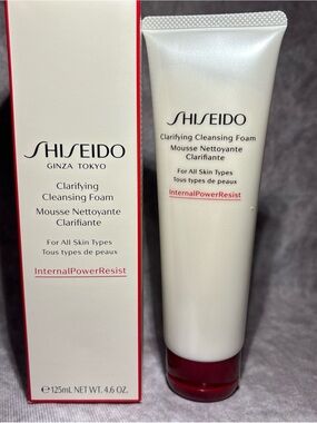 Shiseido Clarifying Cleansing Foam - White with Red Accents